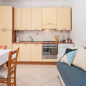 oristano Centro Parcheggio Privato, Wifi+netflix Appartamento